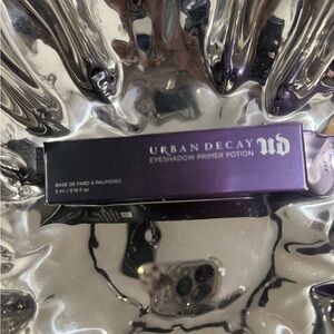 Urban Decay Eyeshadow Primer
